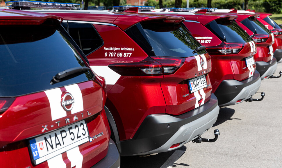 Naujieji ugniagesių &bdquo;Nissan X-Trail&ldquo;