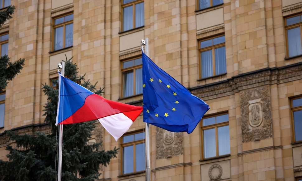 Čekijos ir Europos Sąjungos vėliavos