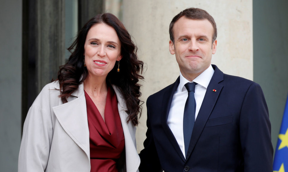 Jacinda Ardern ir Emmanuelis Macronas