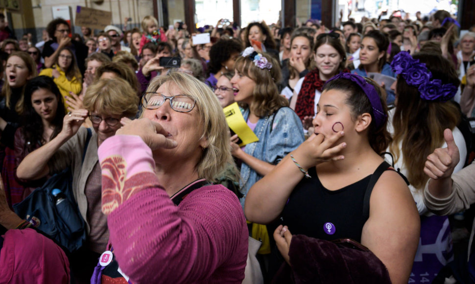 Moterų protestas Šveicarijoje