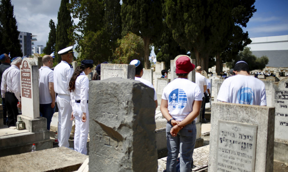 Izraelis per Atminimo dienos ceremonijas pagerbė žuvusius karius ir civilius