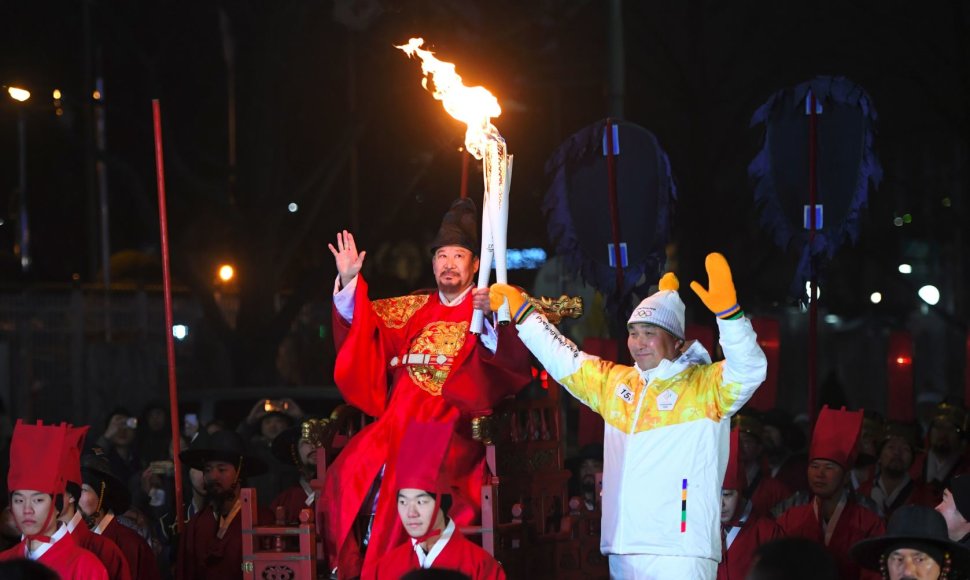 Olimpinė ugnis atkeliavo į Seulą 