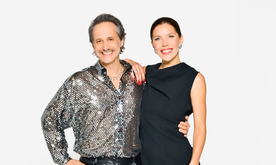 „Eurovizijos“ vedėjai Victoria Swarovski ir Michaelas Ostrowski