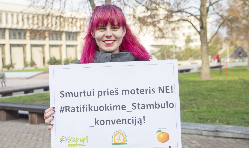 Vilniaus Moterų namai rengia akciją išreikšti paramą smurto prieš moteris įveikimui