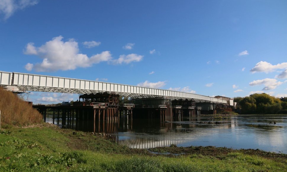 Mažiau nei po metų, kauniečiai jau galės naudotis nauju Panemunę ir Žemuosius Šančius jungiančiu tiltu