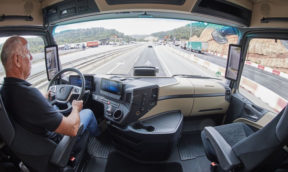 „Mercedes-Benz Actros“