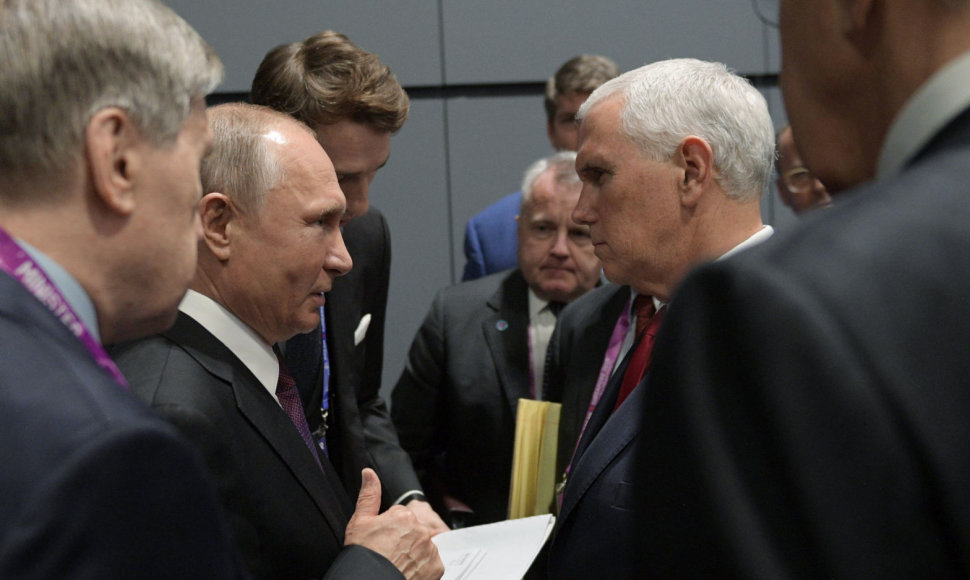 Vladimiras Putinas ir Mike'as Pence'as