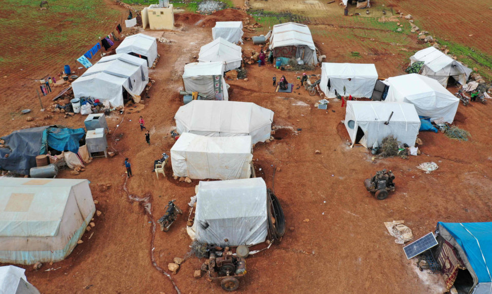 Namų netekusių sirų stovykla prie Idlibo