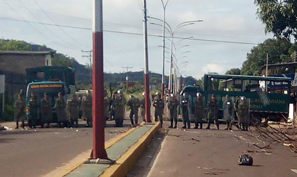 Venesuelos kariai prie Puerto Ajakučo kalėjimo