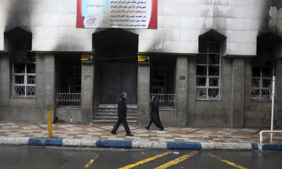 Sudegintas banko skyrius Teherane