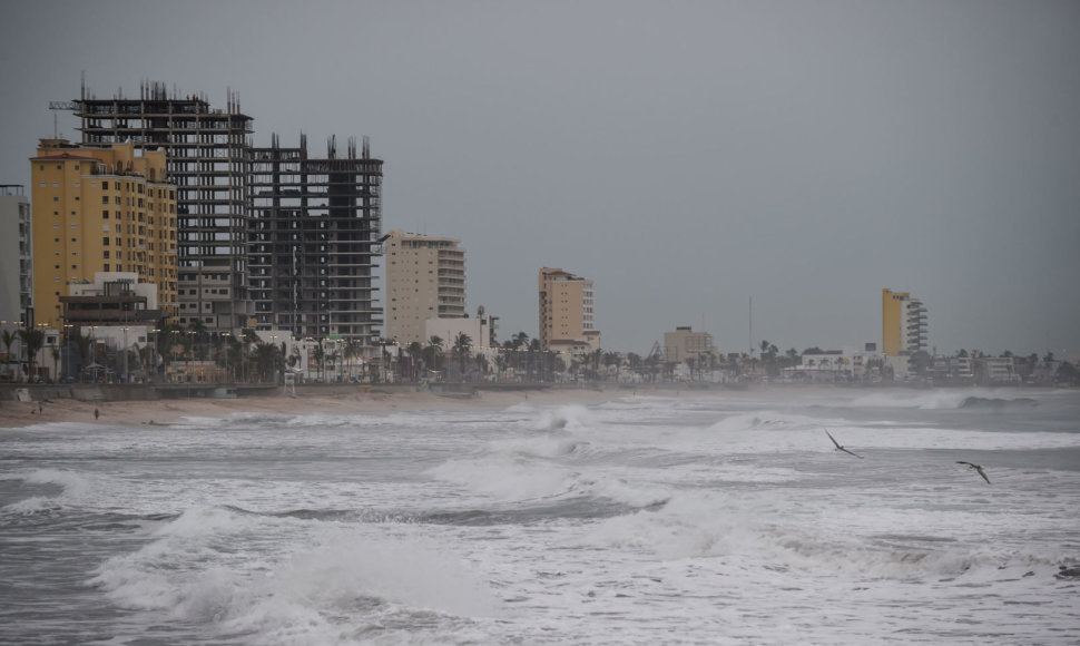 Meksika ruošiasi itin pavojingu laikomam uraganui Willa