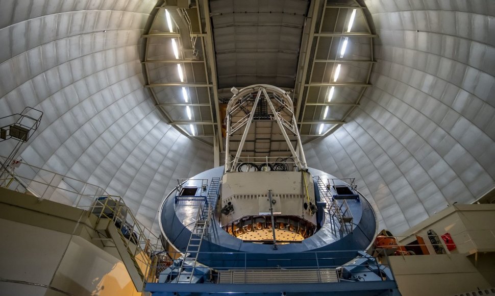 Dark Energy Spectroscopic Instrument (DESI) teleskopas