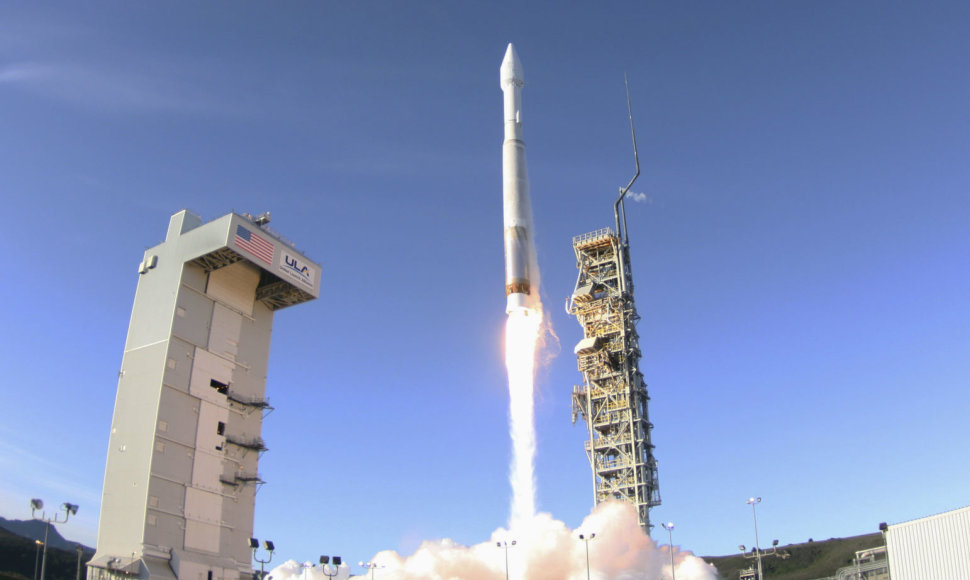 Raketos „Atlas V“ startas iš Vandenbergo karinių oro pajėgų bazės