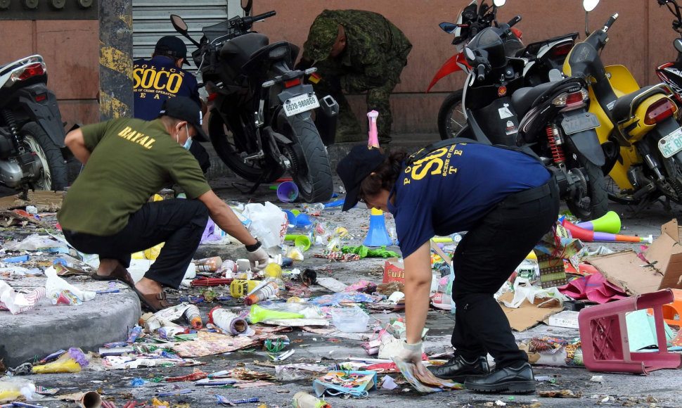 Filipinuose per sprogimą prekybos centre žuvo du žmonės