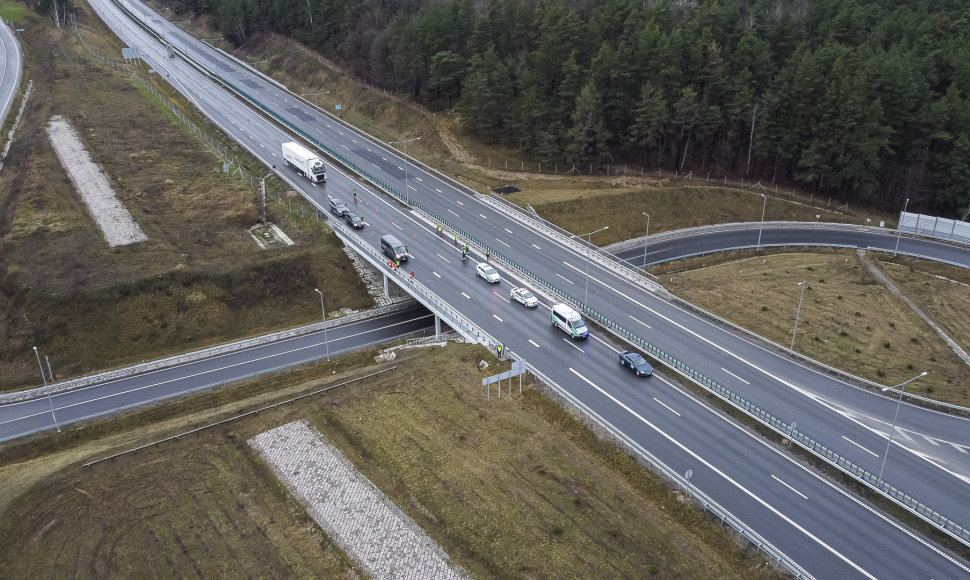 Policijos patikros postas prie įvažiavimo į Vilnių