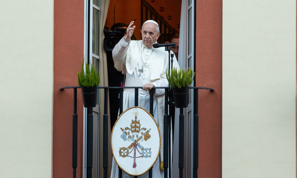 Popiežius Pranciškus atvyko į Apaštališkąją nunciatūrą