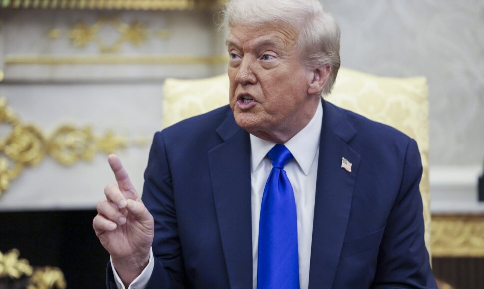 Donaldas Trumpas /  / Shawn Thew/POOL via CNP/INSTARim