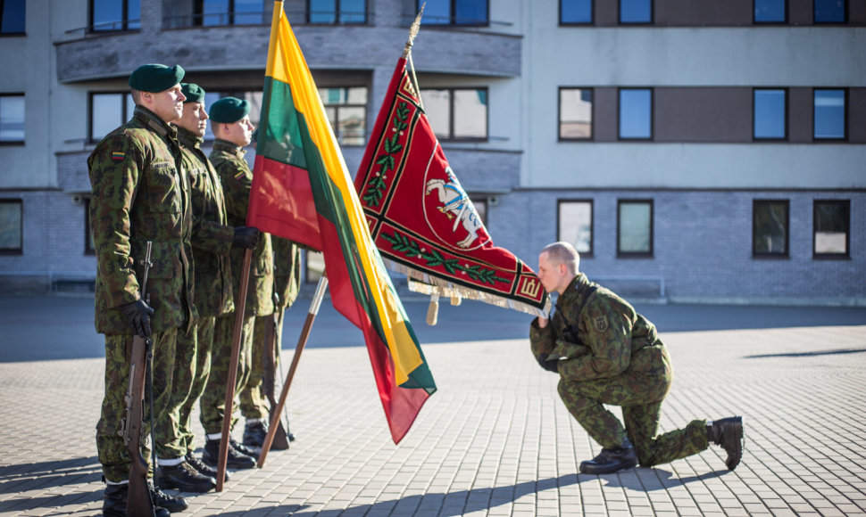 Gedimino štabo bataliono kariai davė priesaiką Lietuvai