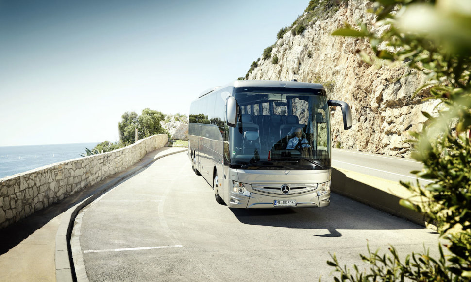 „Mercedes-Benz“ pristatė naują tarpmiestinį autobusą