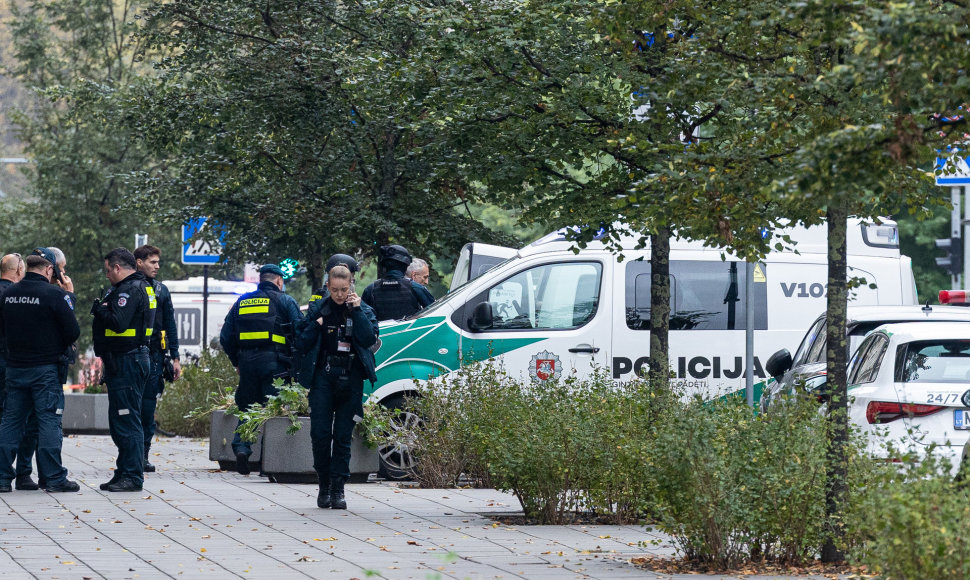 Vilniaus centre nušautas advokatas ir pašauti 2 policijos pareigūnai