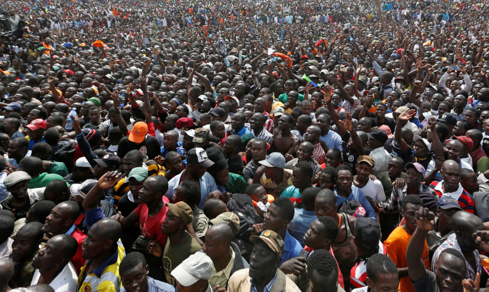 Kenijoje opozicijos lyderis Odinga prisaikdintas „liaudies prezidentu“