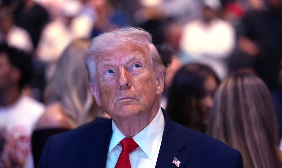 Donaldas Trumpas / Julia Demaree Nikhinson / via REUTERS