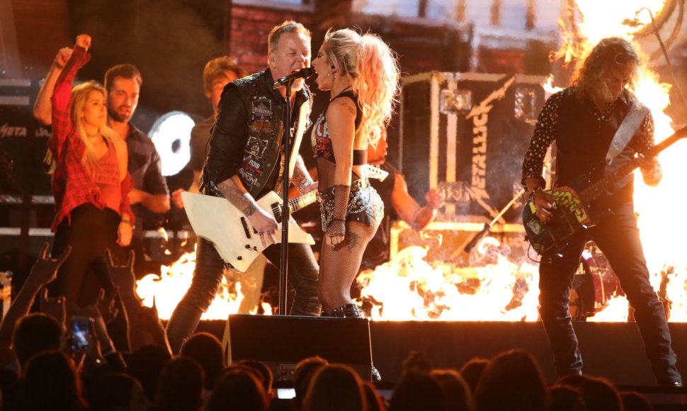 Lady Gaga ir Jamesas Hetfieldas iš „Metallica“