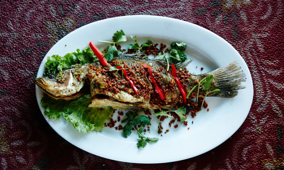 Azijietiškas žuvies patiekalas