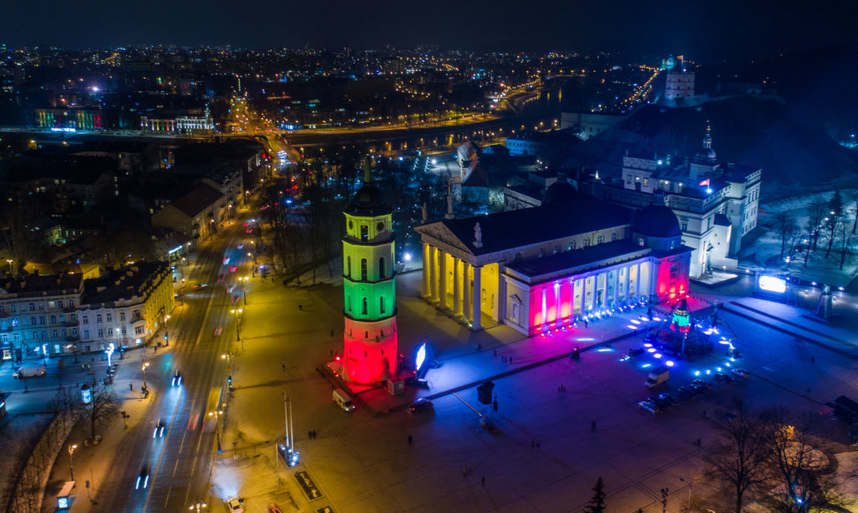 Vilnius pasipuošė Lietuvos šimtmečiui