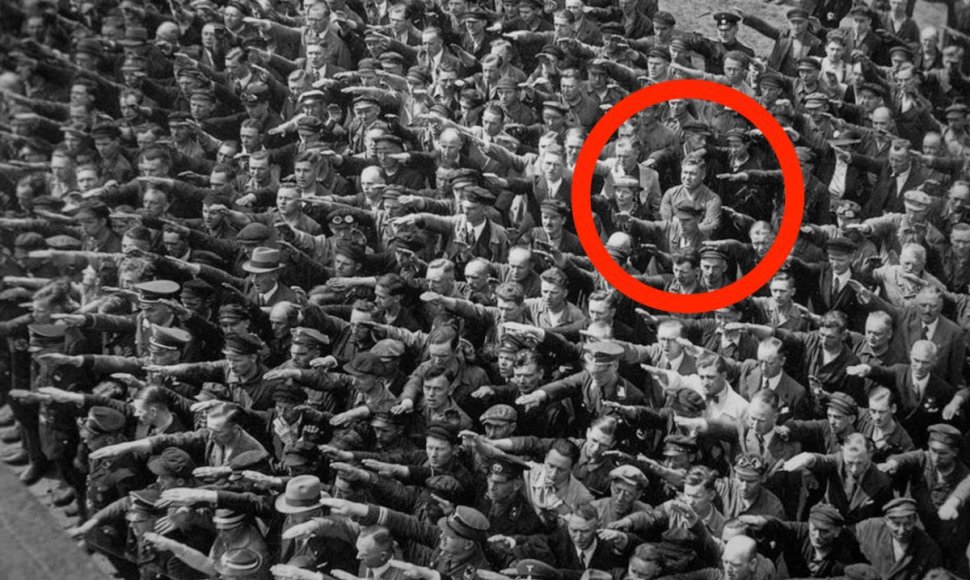 A.Landmesseris vienintelis nepagarbino A.Hitlerio