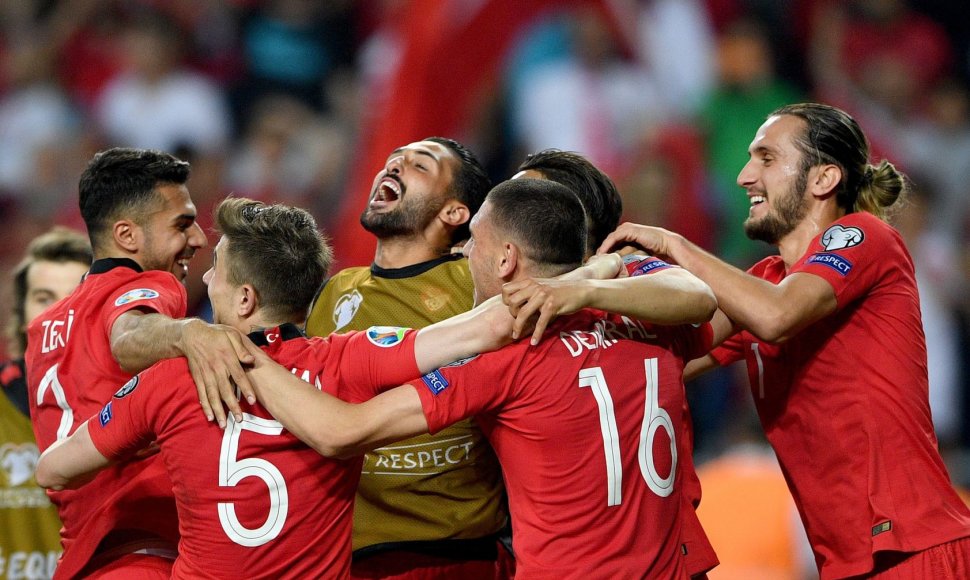 Turkijos futbolininkų džiaugsmas