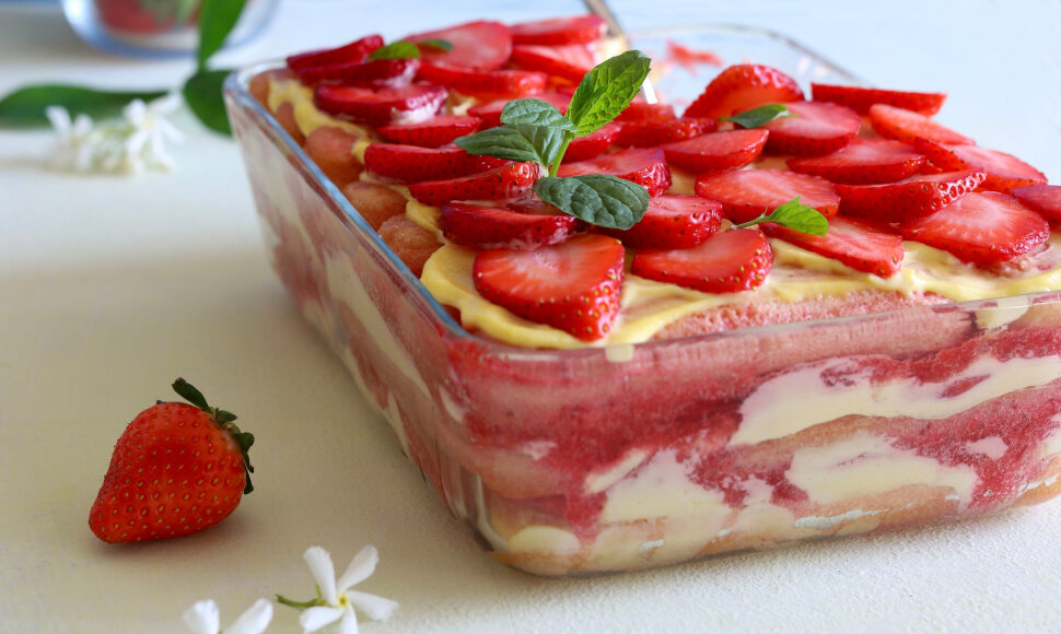 Braškinis tiramisu