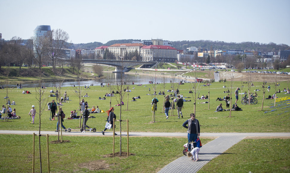 Saulėta sekmadienio popietė Vilniaus centre