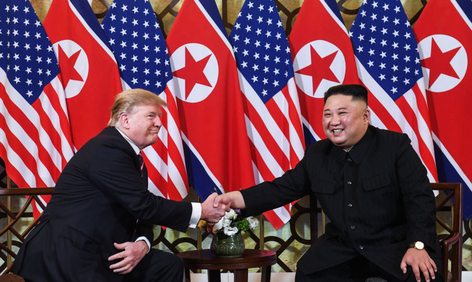 Hanojuje susitiko Donaldas Trumpas ir Kim Jong Unas