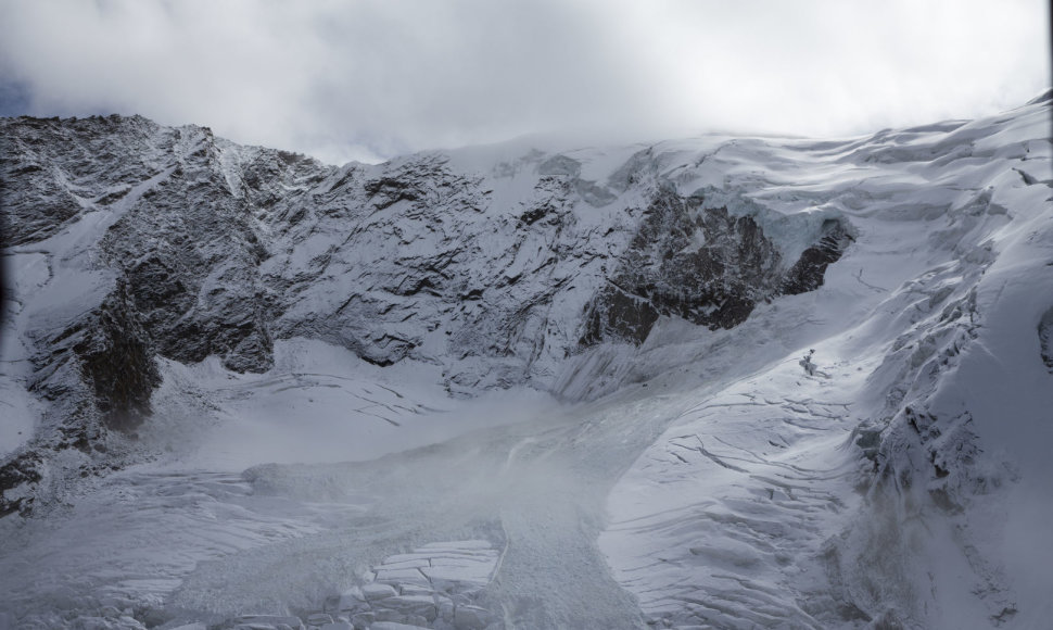 Šveicarijos pietuose atskilo dalis Šveicarijos Alpių ledyno „Trift“