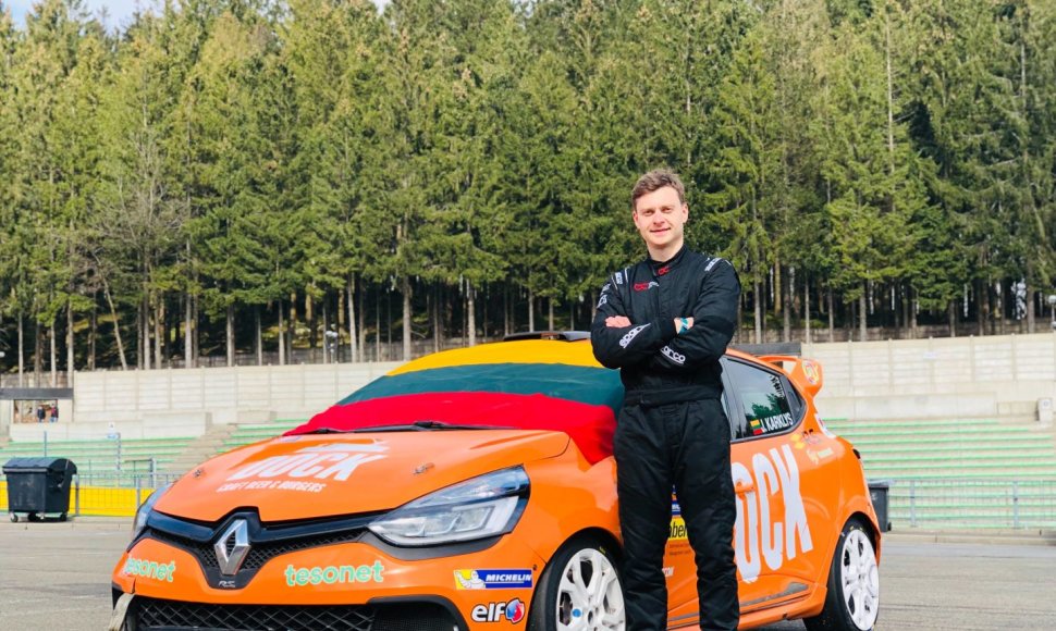 Jonas Karklys startuos „Renault Clio RS“