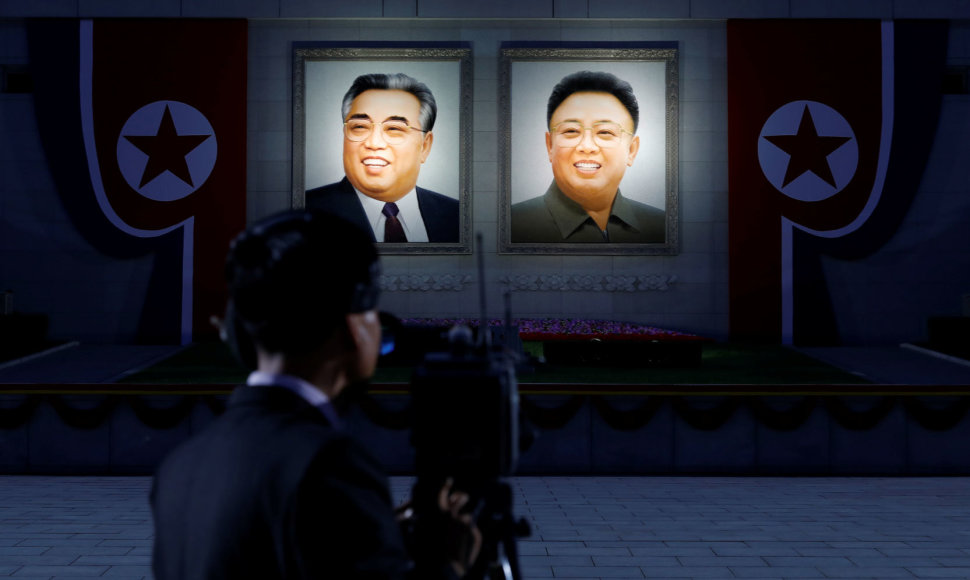 Šiaurės Korėjos diktatorių dinastijos atvaizdai