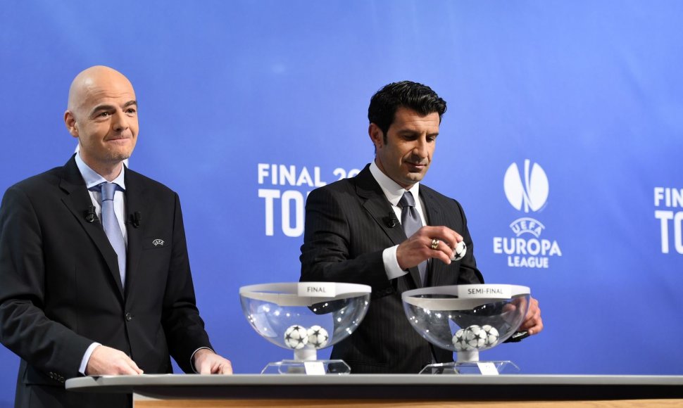 UEFA čempionų lygos burtus traukė portugalas Luisas Figo
