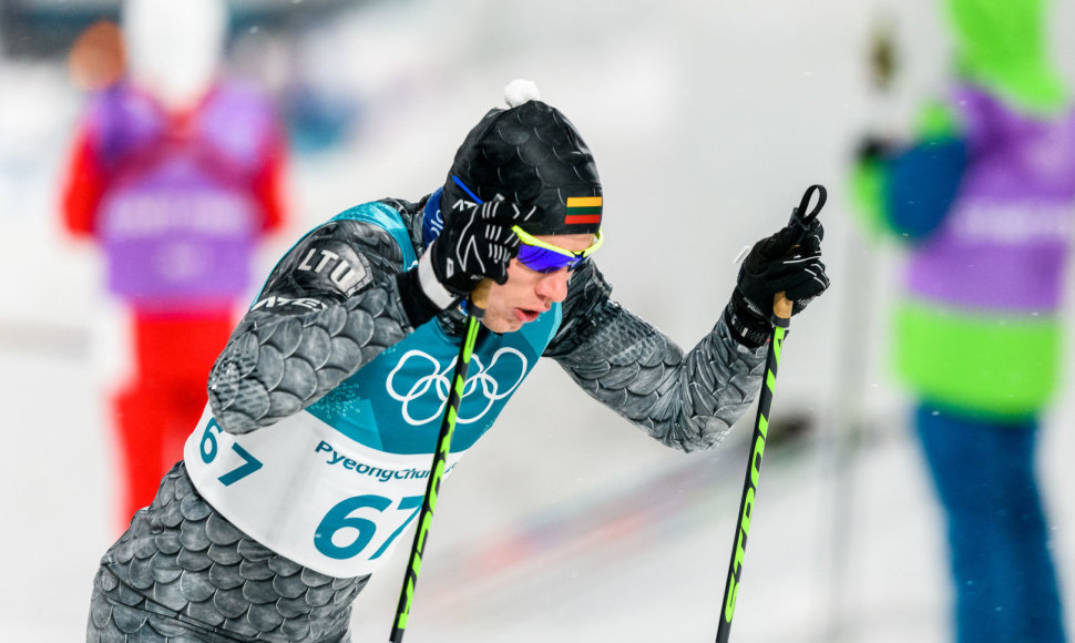 Olimpinių žaidynių slidinėjimo sprinto rungties akimirka: Mantas Strolia.