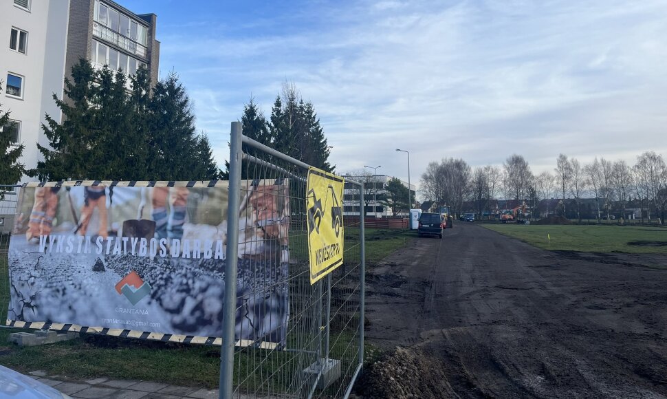 Sporto fondo parama: Gargžduose atnaujinamas &bdquo;Vaivoryk&scaron;tės&ldquo; gimnazijos sporto aik&scaron;tynas
