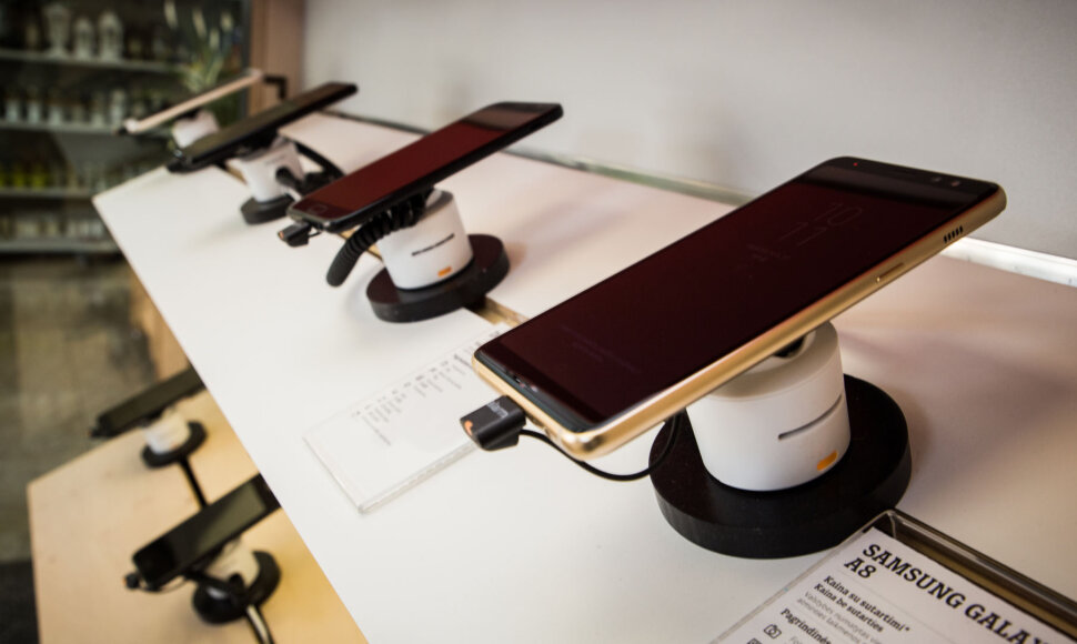 Tele2 salonas naujose patalpose