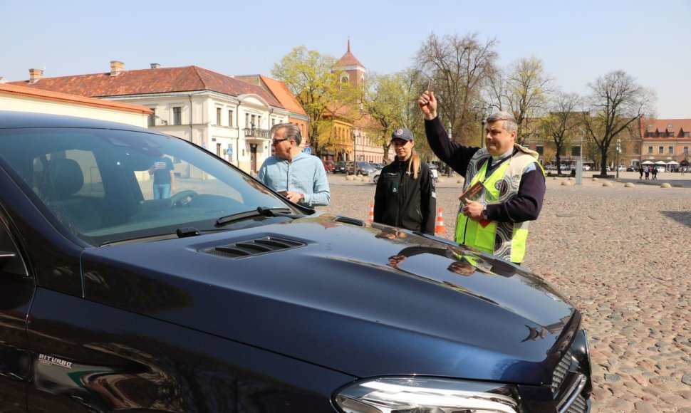 Kauno policijos kapelionas šventino visas transporto priemones