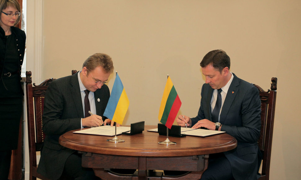 Vilniaus ir Lvovo merai pasirašė bendradarbiavimo sutartį