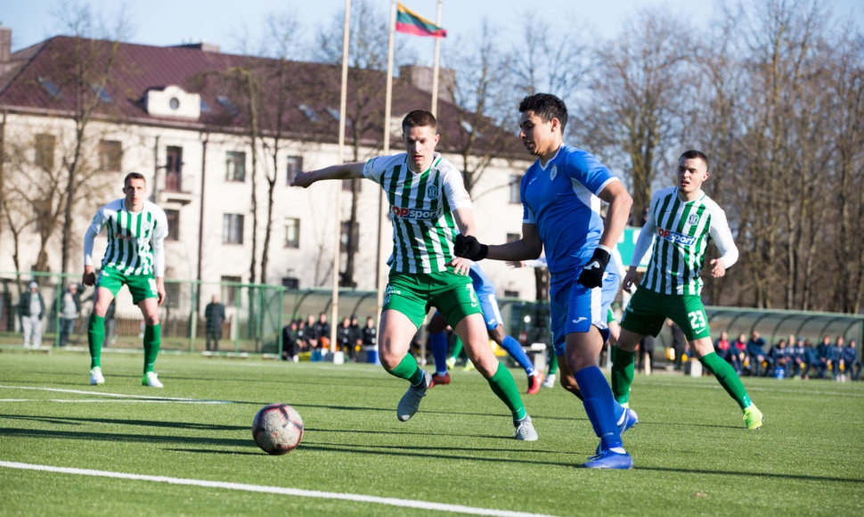 Lietuvos futbolo A lygos lyderių rungtynės: Kauno „Stumbras“ - Vilniaus „Žalgiris“.