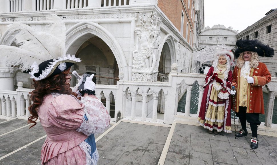 Venecijos karnavalo persirengėliai 