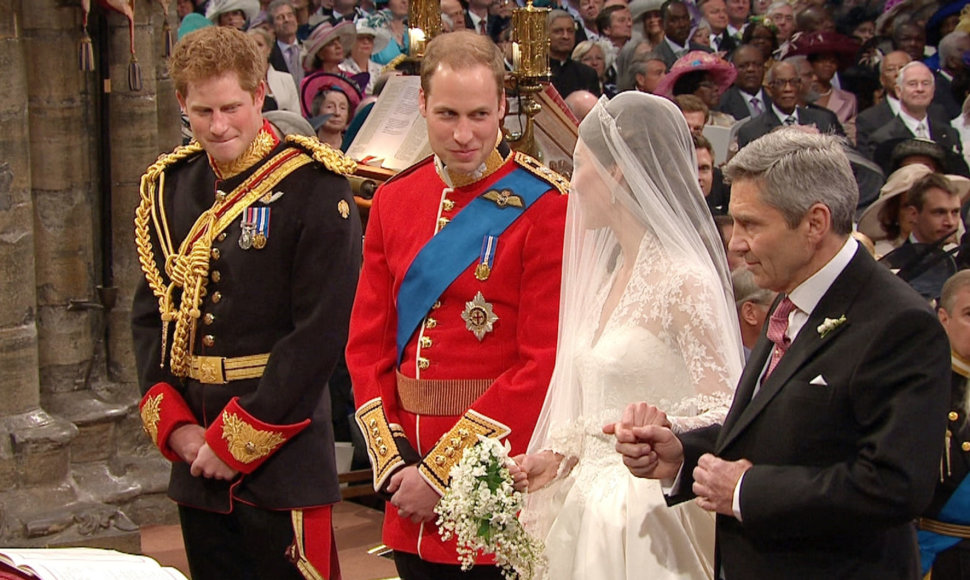 Princas Harry buvo vyriausiuoju pabroliu princo Williamo vestuvėse su Kate Middleton