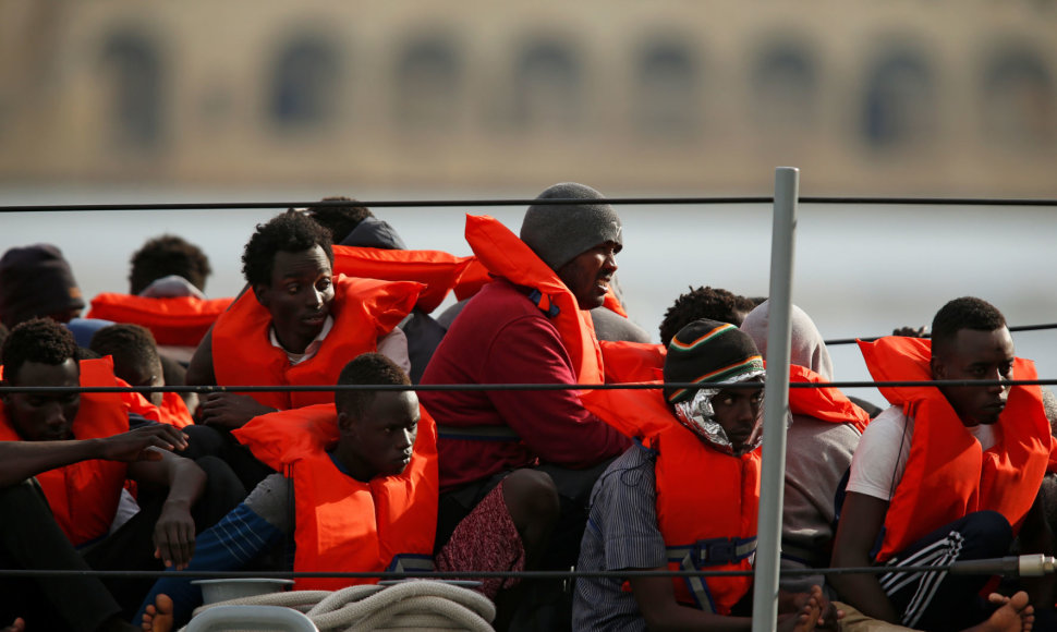 Maltos kariškių išgelbėti migrantai