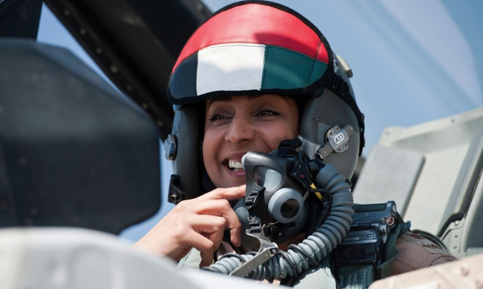 JAE pilotė Mariam Al Mansouri 