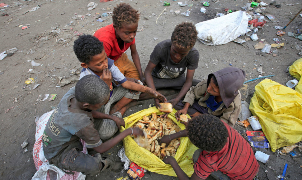 Jemene skursta ir badauja dešimtys milijonų žmonių