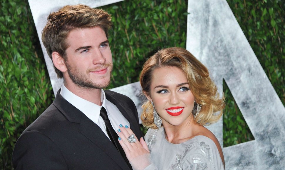 Liamas Hemsworthas ir Miley Cyrus (2012 m.)